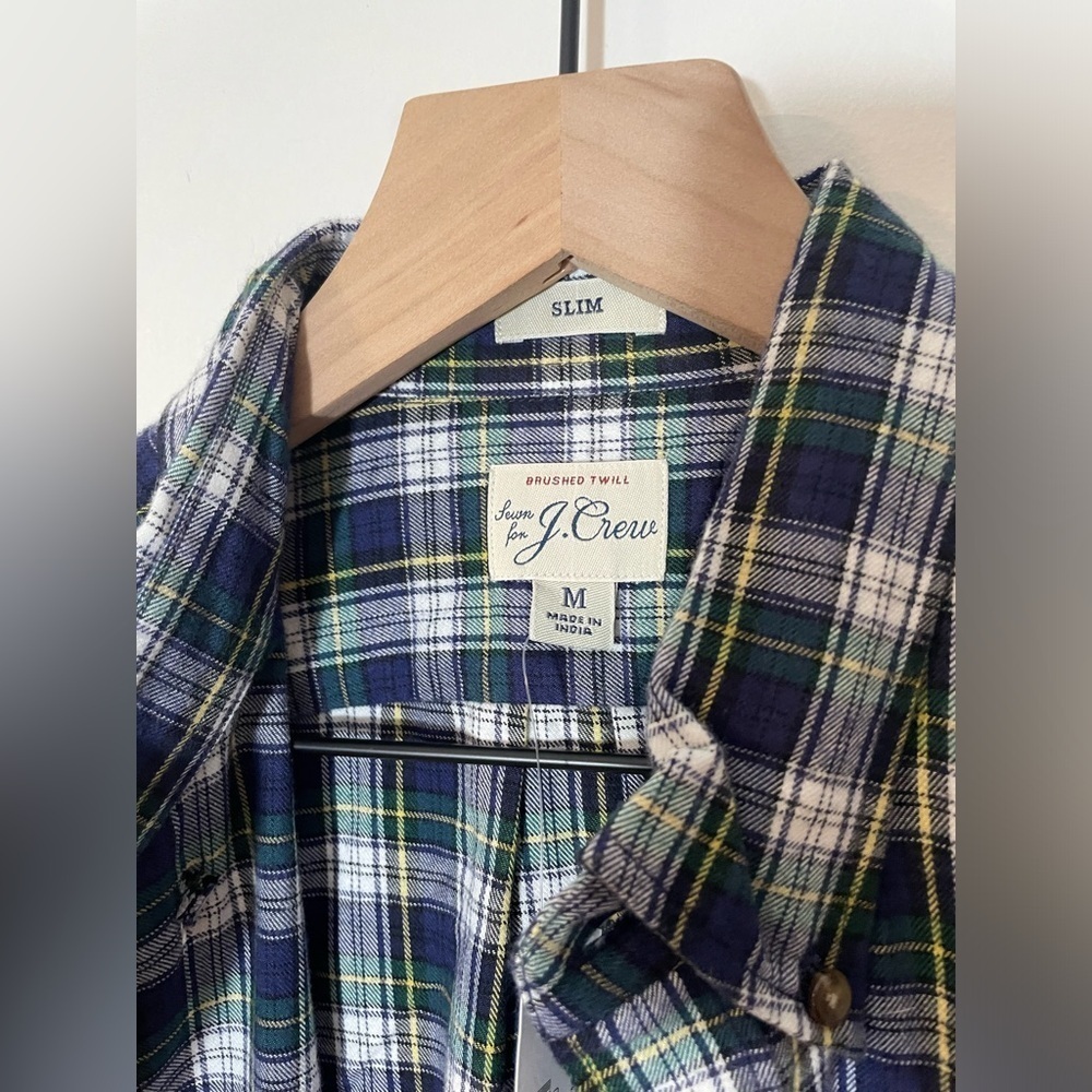 NWT J. Crew Slim Fit Brushed Twill Plaid Flannel Shirt Size Medium Soft & New! - Picture 2 of 12
